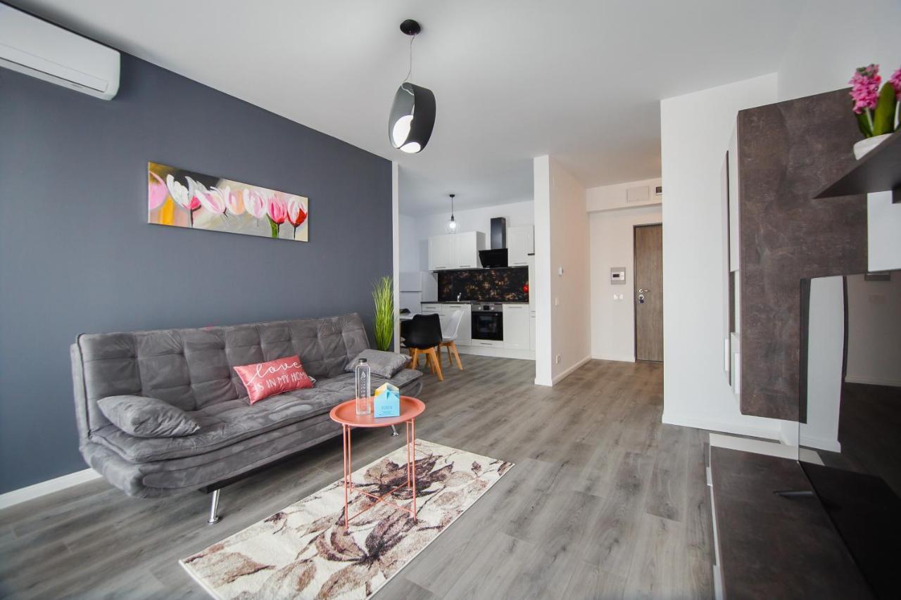 Apartamento Trio Pink Oradea Exterior foto