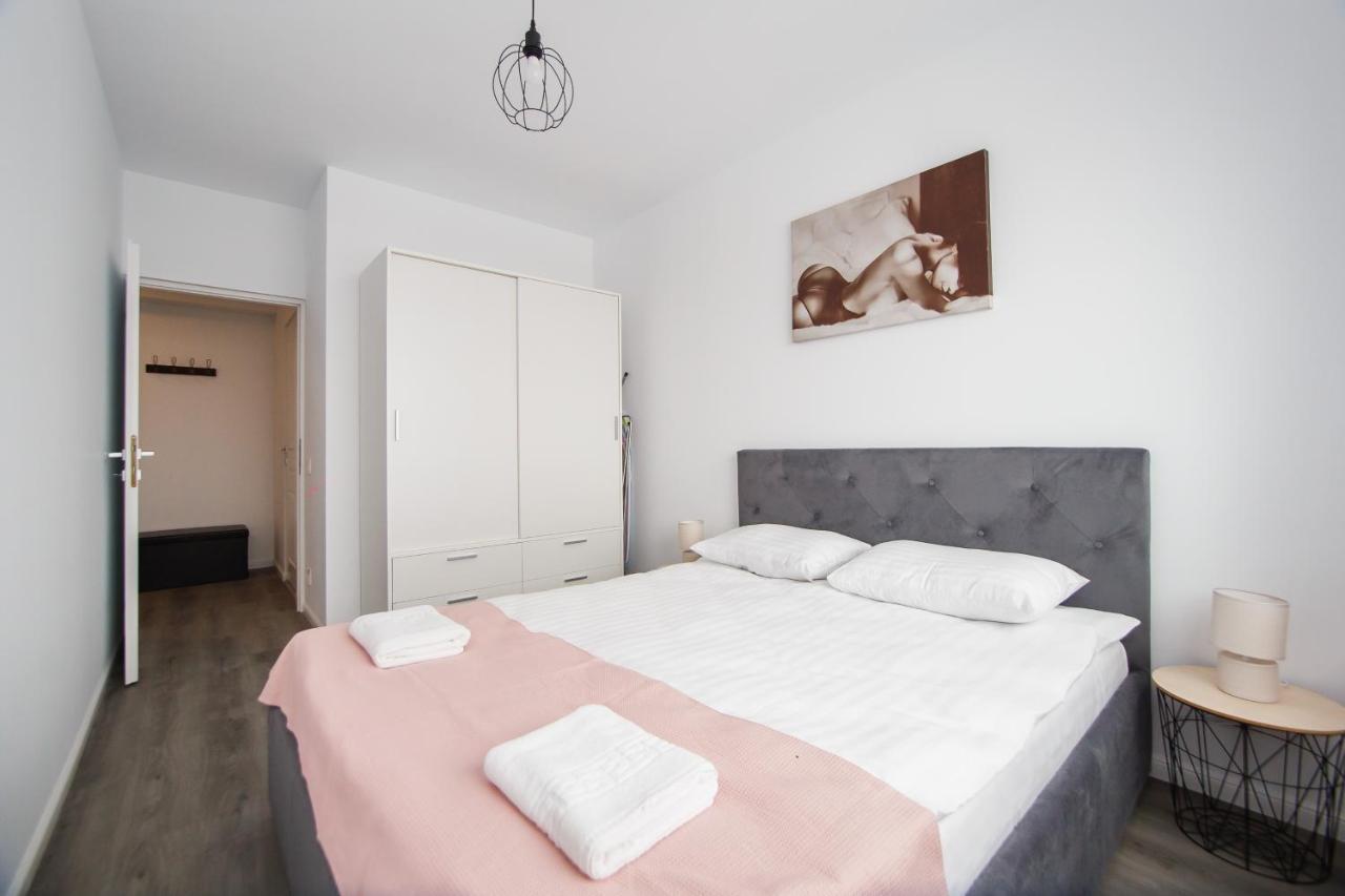 Apartamento Trio Pink Oradea Exterior foto