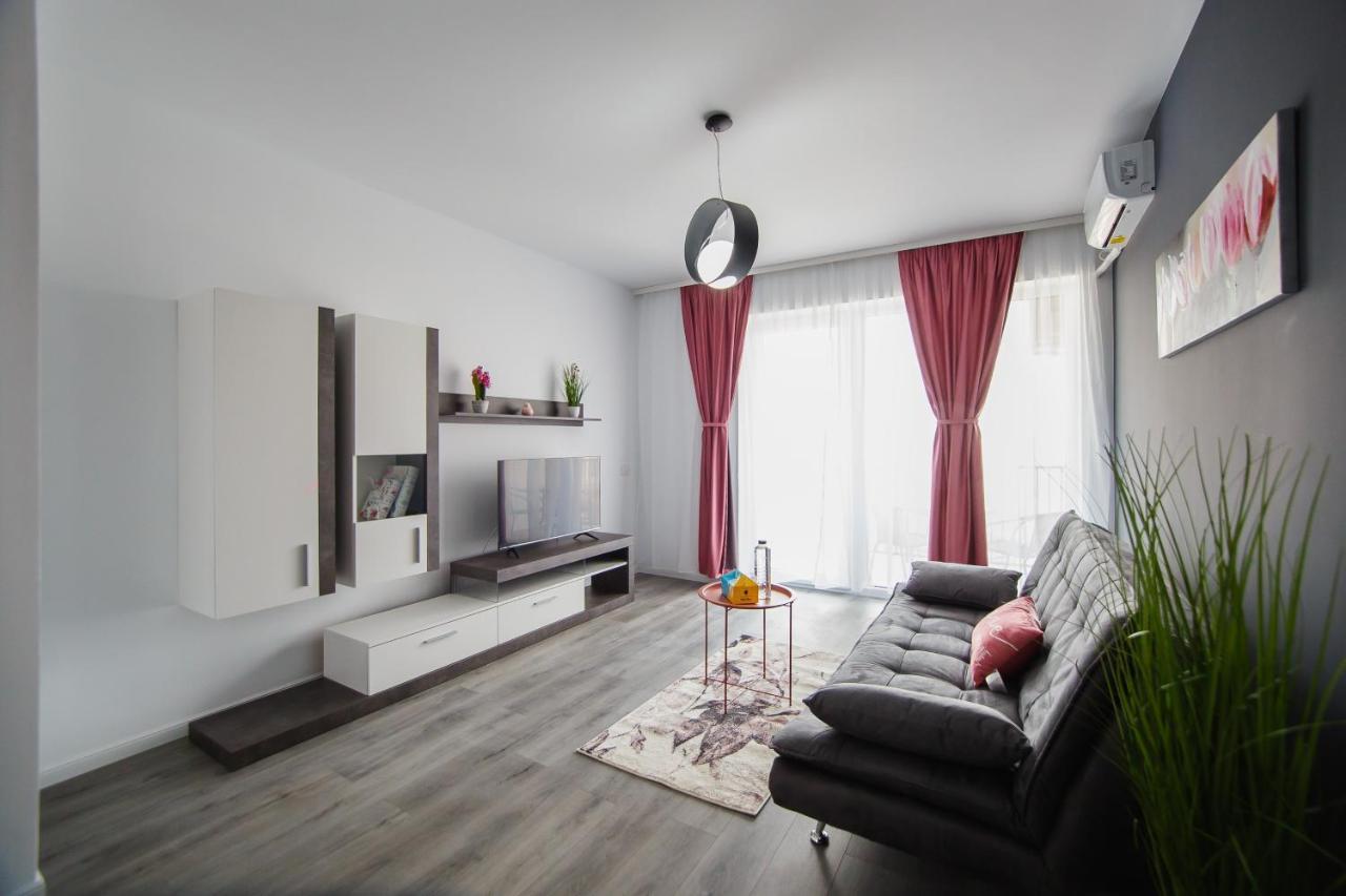 Apartamento Trio Pink Oradea Exterior foto