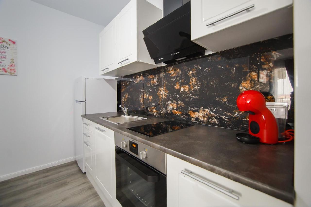 Apartamento Trio Pink Oradea Exterior foto